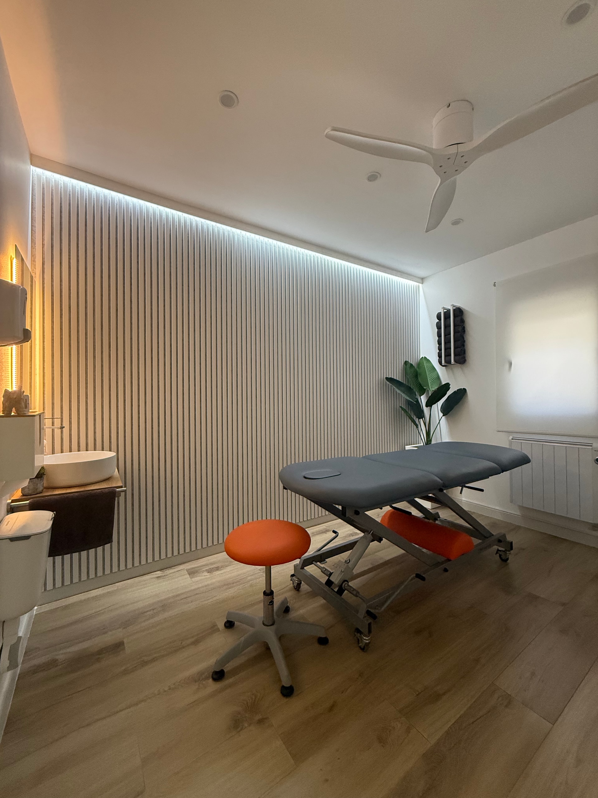 Sala de tratamiento de Cristian Ruiz Fisioterapia en Badalona